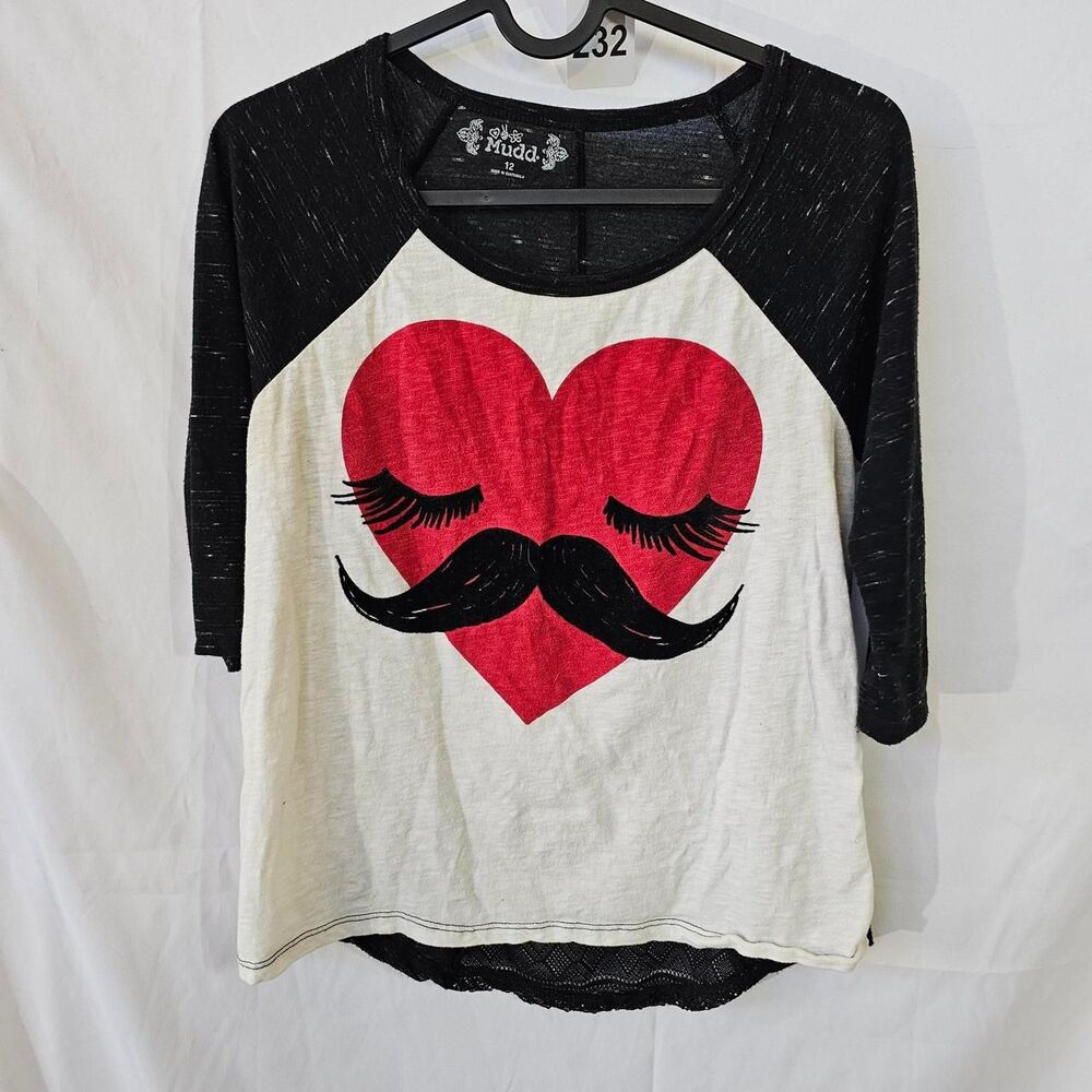 #0232 Mudd Girls 12 Heart Mustache Graphic Baseball Tee Open Back Lace Trim
